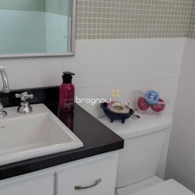 Apartamento com 99m², 3 quartos (sendo 1 suíte), 1 garagem, no bairro Coqueiros em Florianópolis