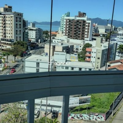 Apartamento com 99m², 3 quartos (sendo 1 suíte), 1 garagem, no bairro Coqueiros em Florianópolis