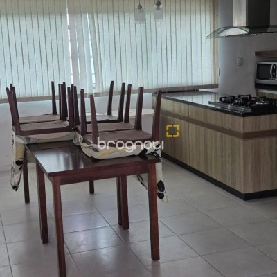 Apartamento com 99m², 3 quartos (sendo 1 suíte), 1 garagem, no bairro Coqueiros em Florianópolis