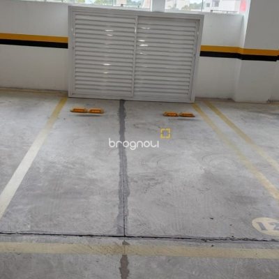 Apartamento com 99m², 3 quartos (sendo 1 suíte), 1 garagem, no bairro Coqueiros em Florianópolis