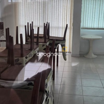 Apartamento com 99m², 3 quartos (sendo 1 suíte), 1 garagem, no bairro Coqueiros em Florianópolis