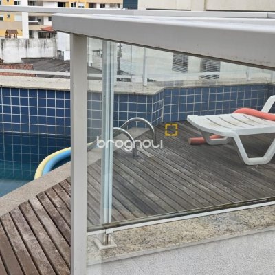 Apartamento com 99m², 3 quartos (sendo 1 suíte), 1 garagem, no bairro Coqueiros em Florianópolis