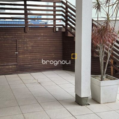 Apartamento com 99m², 3 quartos (sendo 1 suíte), 1 garagem, no bairro Coqueiros em Florianópolis