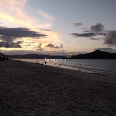 Casa com 298m², 5 quartos (sendo 1 suíte), 6 garagens, no bairro Daniela em Florianópolis