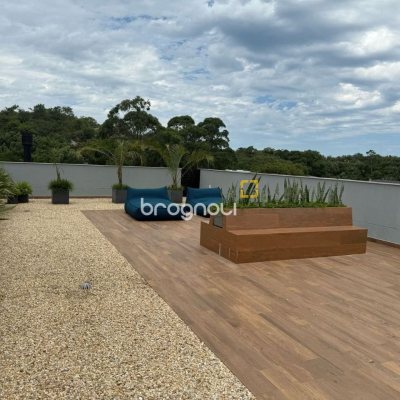Loft com 53m², 1 quarto (sendo 1 suíte), 1 garagem, no bairro Lagoa da Conceição em Florianópolis