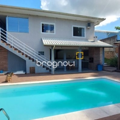 Casa com 136m², 2 quartos, 1 garagem, no bairro Rio Tavares em Florianópolis