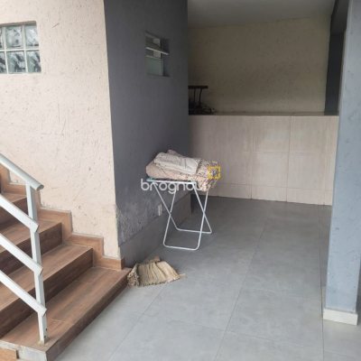 Casa com 136m², 2 quartos, 1 garagem, no bairro Rio Tavares em Florianópolis