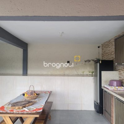 Casa com 136m², 2 quartos, 1 garagem, no bairro Rio Tavares em Florianópolis
