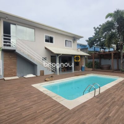 Casa com 136m², 2 quartos, 1 garagem, no bairro Rio Tavares em Florianópolis