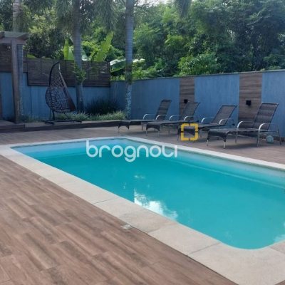Casa com 136m², 2 quartos, 1 garagem, no bairro Rio Tavares em Florianópolis