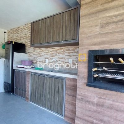 Casa com 136m², 2 quartos, 1 garagem, no bairro Rio Tavares em Florianópolis