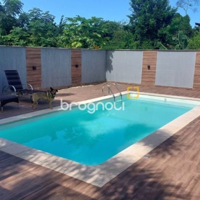 Casa com 136m², 2 quartos, 1 garagem, no bairro Rio Tavares em Florianópolis