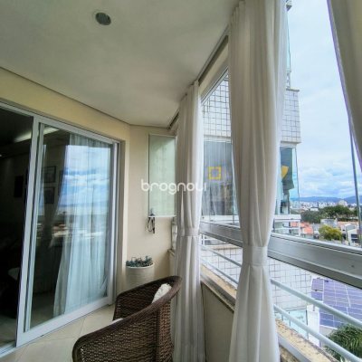 Apartamento com 120m², 4 quartos (sendo 1 suíte), 3 garagens, no bairro Balneário em Florianópolis