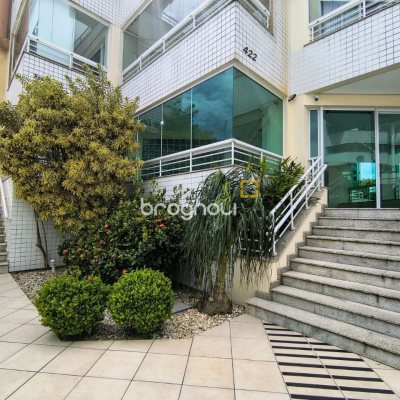 Apartamento com 120m², 4 quartos (sendo 1 suíte), 3 garagens, no bairro Balneário em Florianópolis