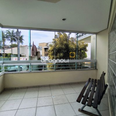 Apartamento com 120m², 4 quartos (sendo 1 suíte), 3 garagens, no bairro Balneário em Florianópolis