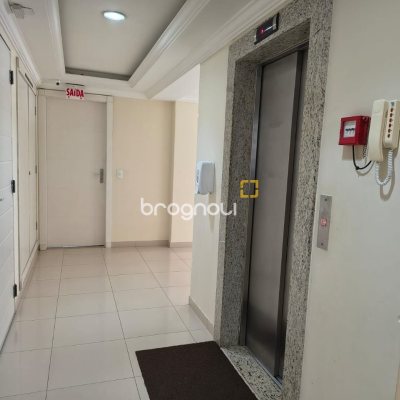 Apartamento com 120m², 4 quartos (sendo 1 suíte), 3 garagens, no bairro Balneário em Florianópolis