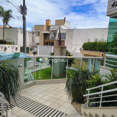 Apartamento com 120m², 4 quartos (sendo 1 suíte), 3 garagens, no bairro Balneário em Florianópolis