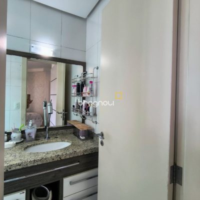 Apartamento com 120m², 4 quartos (sendo 1 suíte), 3 garagens, no bairro Balneário em Florianópolis