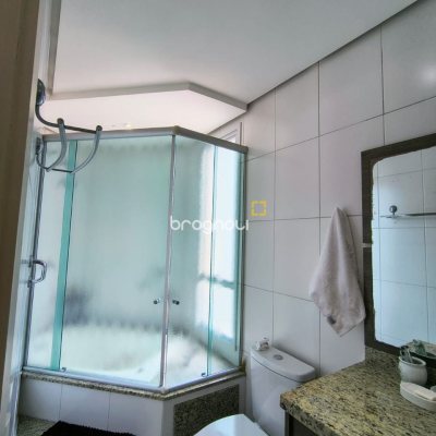 Apartamento com 120m², 4 quartos (sendo 1 suíte), 3 garagens, no bairro Balneário em Florianópolis
