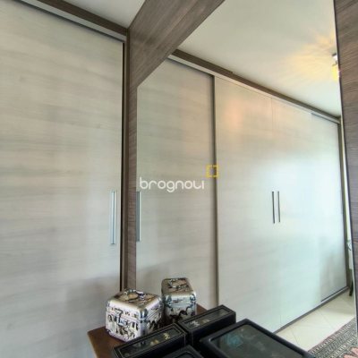 Apartamento com 120m², 4 quartos (sendo 1 suíte), 3 garagens, no bairro Balneário em Florianópolis