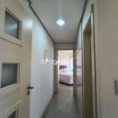 Apartamento com 120m², 4 quartos (sendo 1 suíte), 3 garagens, no bairro Balneário em Florianópolis
