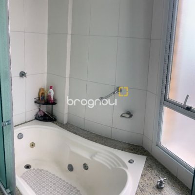 Apartamento com 120m², 4 quartos (sendo 1 suíte), 3 garagens, no bairro Balneário em Florianópolis