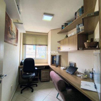 Apartamento com 120m², 4 quartos (sendo 1 suíte), 3 garagens, no bairro Balneário em Florianópolis