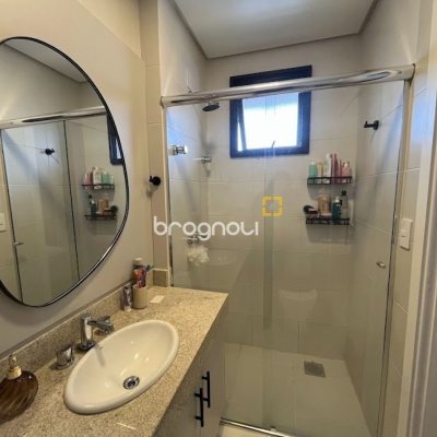 Cobertura com 137m², 4 quartos (sendo 4 suítes), 2 garagens, no bairro Jurerê em Florianópolis