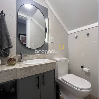 Cobertura com 137m², 4 quartos (sendo 4 suítes), 2 garagens, no bairro Jurerê em Florianópolis