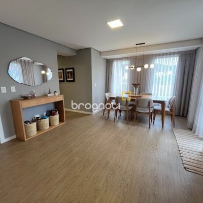 Cobertura com 137m², 4 quartos (sendo 4 suítes), 2 garagens, no bairro Jurerê em Florianópolis