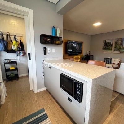 Cobertura com 137m², 4 quartos (sendo 4 suítes), 2 garagens, no bairro Jurerê em Florianópolis