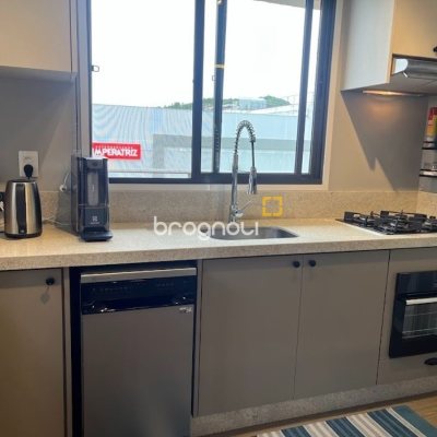 Cobertura com 137m², 4 quartos (sendo 4 suítes), 2 garagens, no bairro Jurerê em Florianópolis