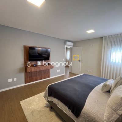 Cobertura com 137m², 4 quartos (sendo 4 suítes), 2 garagens, no bairro Jurerê em Florianópolis