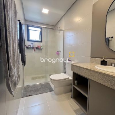 Cobertura com 137m², 4 quartos (sendo 4 suítes), 2 garagens, no bairro Jurerê em Florianópolis