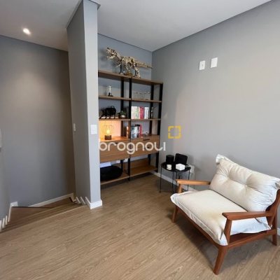 Cobertura com 137m², 4 quartos (sendo 4 suítes), 2 garagens, no bairro Jurerê em Florianópolis