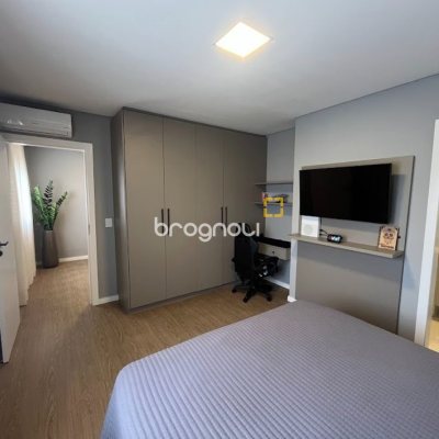 Cobertura com 137m², 4 quartos (sendo 4 suítes), 2 garagens, no bairro Jurerê em Florianópolis