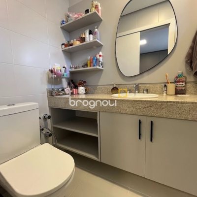 Cobertura com 137m², 4 quartos (sendo 4 suítes), 2 garagens, no bairro Jurerê em Florianópolis