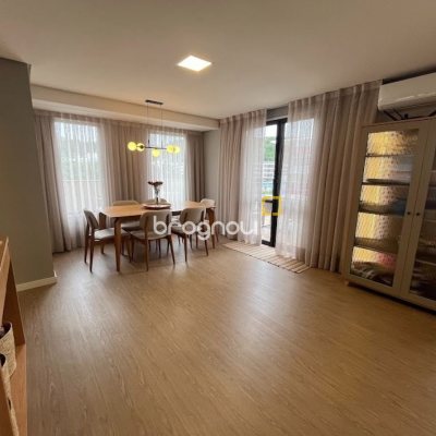 Cobertura com 137m², 4 quartos (sendo 4 suítes), 2 garagens, no bairro Jurerê em Florianópolis
