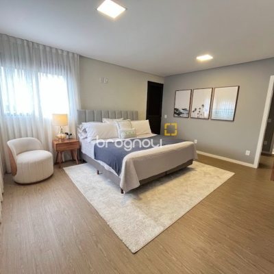 Cobertura com 137m², 4 quartos (sendo 4 suítes), 2 garagens, no bairro Jurerê em Florianópolis
