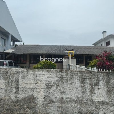 Casa com 129m², 4 quartos, 4 garagens, no bairro Ingleses em Florianópolis