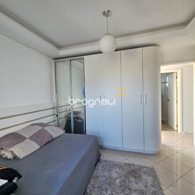 Cobertura com 337m², 3 quartos (sendo 1 suíte), 3 garagens, no bairro Balneário em Florianópolis