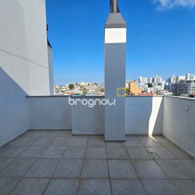 Cobertura com 337m², 3 quartos (sendo 1 suíte), 3 garagens, no bairro Balneário em Florianópolis