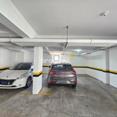 Cobertura com 337m², 3 quartos (sendo 1 suíte), 3 garagens, no bairro Balneário em Florianópolis