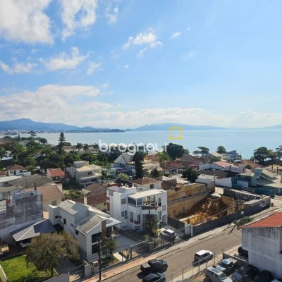 Cobertura com 337m², 3 quartos (sendo 1 suíte), 3 garagens, no bairro Balneário em Florianópolis