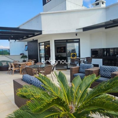 Cobertura com 337m², 3 quartos (sendo 1 suíte), 3 garagens, no bairro Balneário em Florianópolis