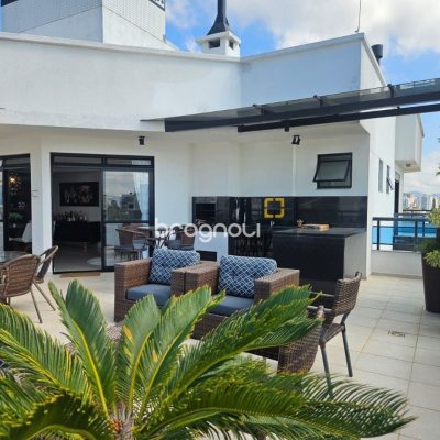 Cobertura com 337m², 3 quartos (sendo 1 suíte), 3 garagens, no bairro Balneário em Florianópolis