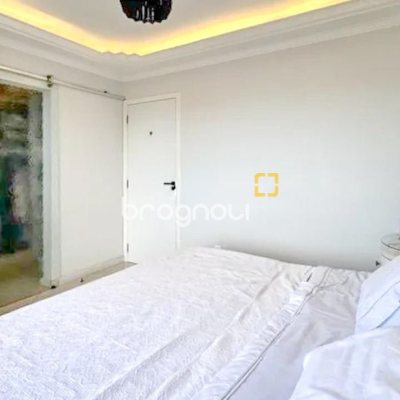 Cobertura com 337m², 3 quartos (sendo 1 suíte), 3 garagens, no bairro Balneário em Florianópolis