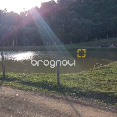 Sítio com 30000m², 1 quarto, no bairro Centro em Anitápolis