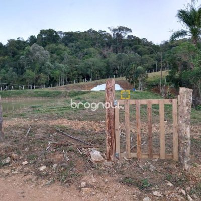 Sítio com 30000m², 1 quarto, no bairro Centro em Anitápolis