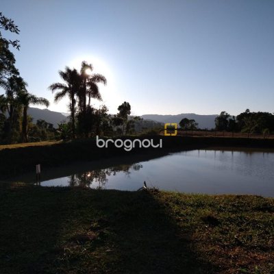 Sítio com 30000m², 1 quarto, no bairro Centro em Anitápolis
